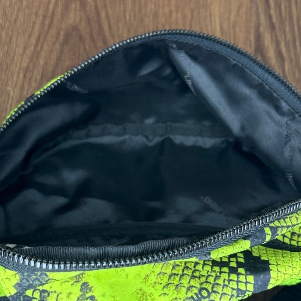 Off-White Neon Python Belt Bag Streetwear Luxury Italy Rare - Picture 13 of 16